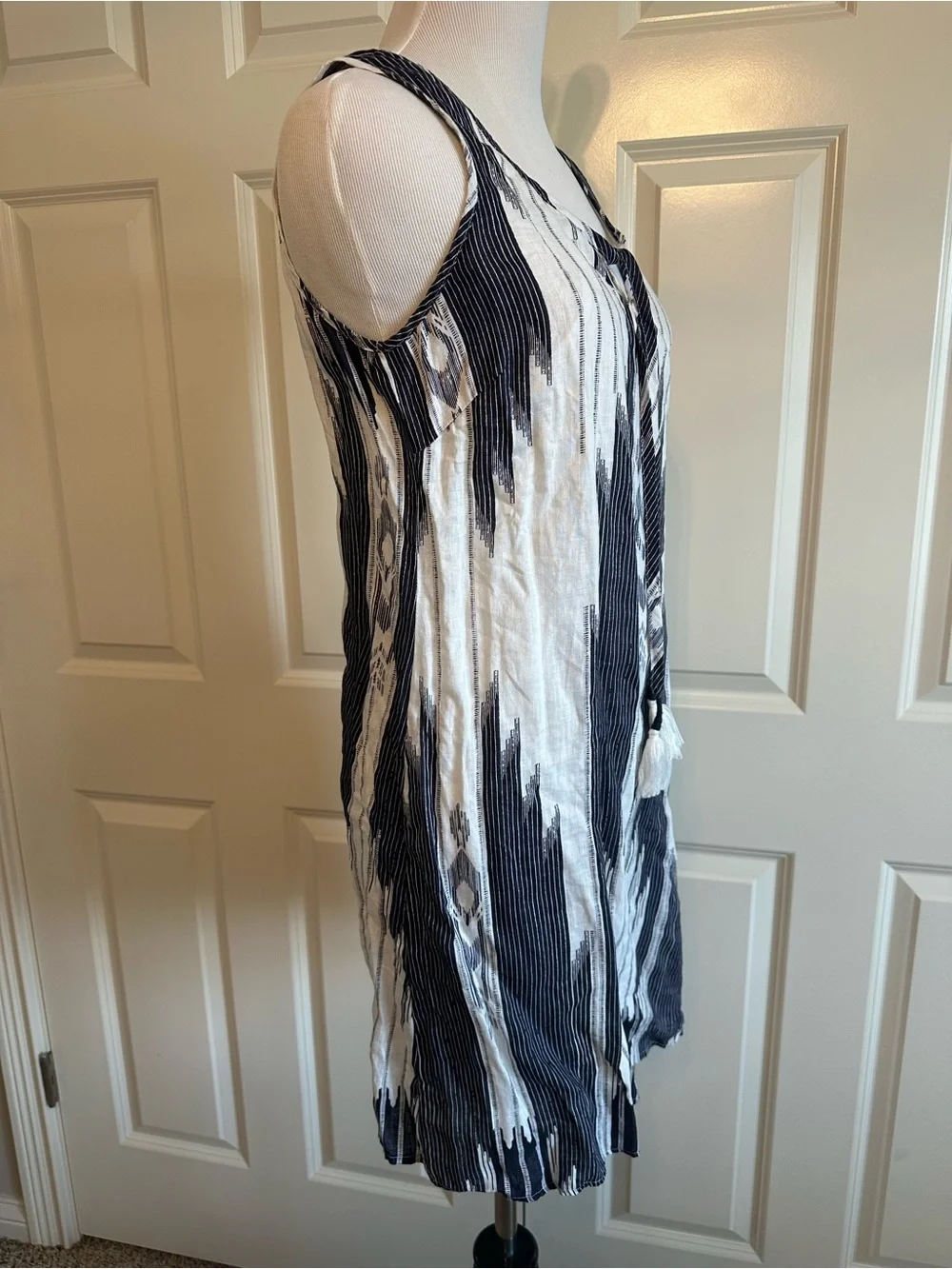 Linen Cynthia Rowley Sleeveless Navy and White Tie-Front Dress
